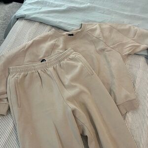 GAP moonstone beige matching jogger set